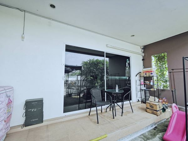 ขายด่วน ทาวน์เฮ้าส์ 2ชั้น (หลังมุม) หมู่บ้านวิลเลต ไลท์ รัตนาธิเบศ นนทบุรี 26.6 ตร.ว. 3 ห้องนอน
